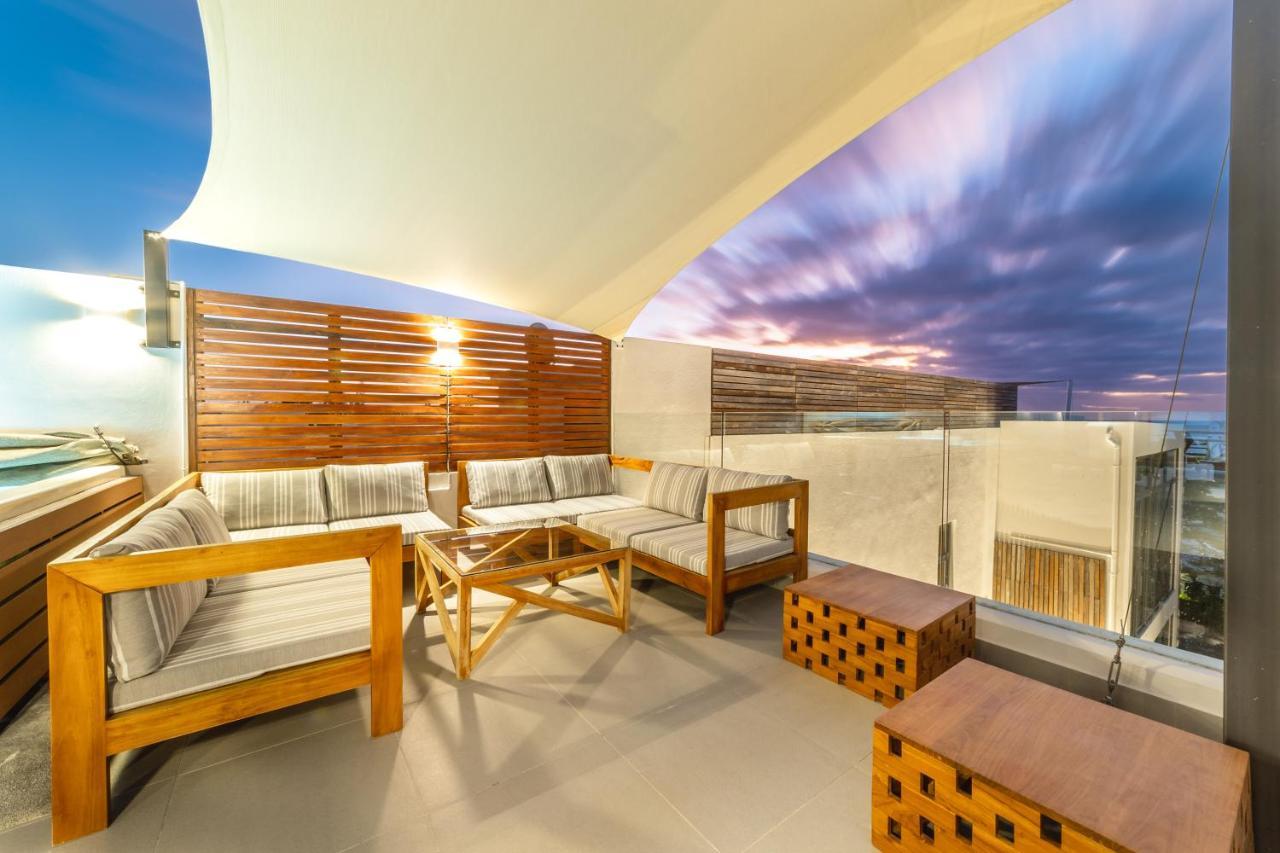One Bay Residence Unit 15 - Penthouse With Private Roof Top, Jacuzzi And Sea View Grand Baie Bagian luar foto