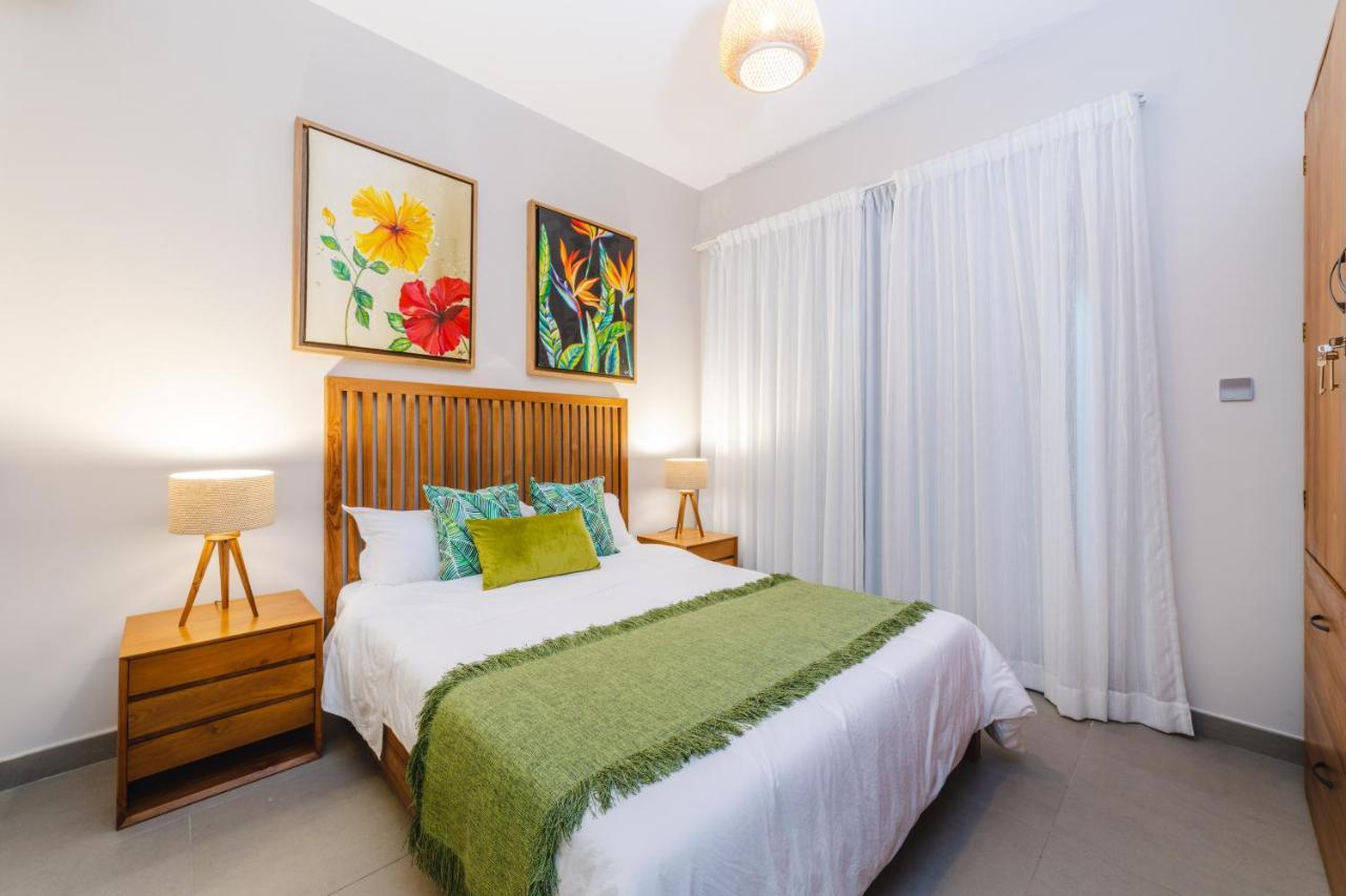 One Bay Residence Unit 15 - Penthouse With Private Roof Top, Jacuzzi And Sea View Grand Baie Bagian luar foto