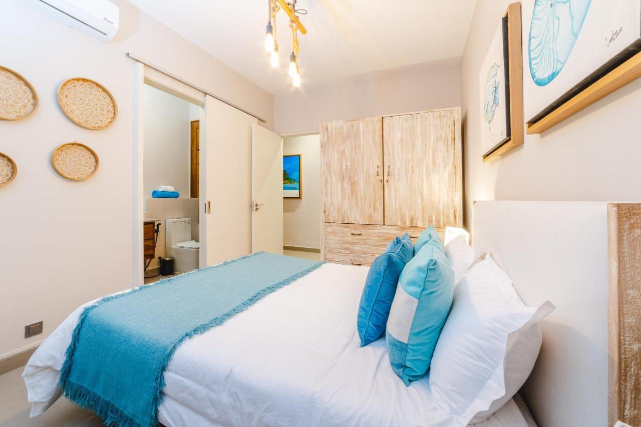 One Bay Residence Unit 15 - Penthouse With Private Roof Top, Jacuzzi And Sea View Grand Baie Bagian luar foto