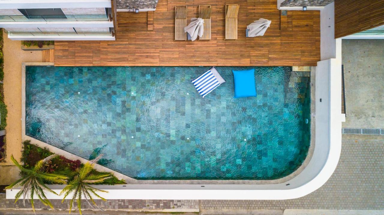 One Bay Residence Unit 15 - Penthouse With Private Roof Top, Jacuzzi And Sea View Grand Baie Bagian luar foto
