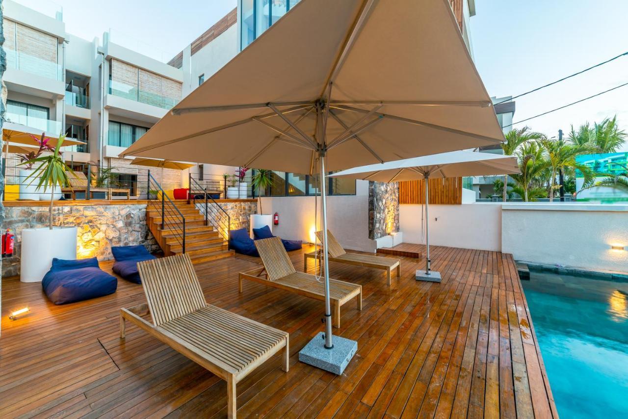 One Bay Residence Unit 15 - Penthouse With Private Roof Top, Jacuzzi And Sea View Grand Baie Bagian luar foto
