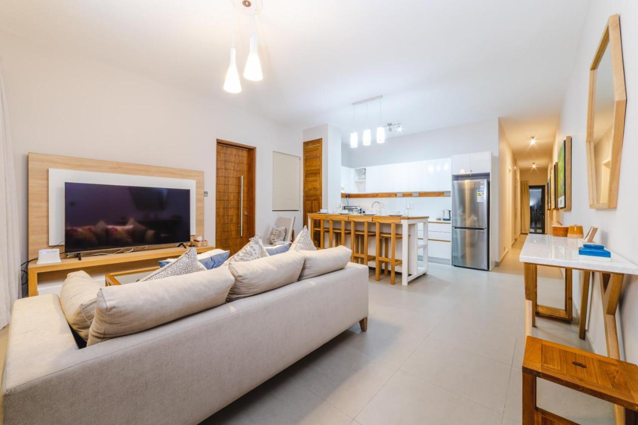 One Bay Residence Unit 15 - Penthouse With Private Roof Top, Jacuzzi And Sea View Grand Baie Bagian luar foto