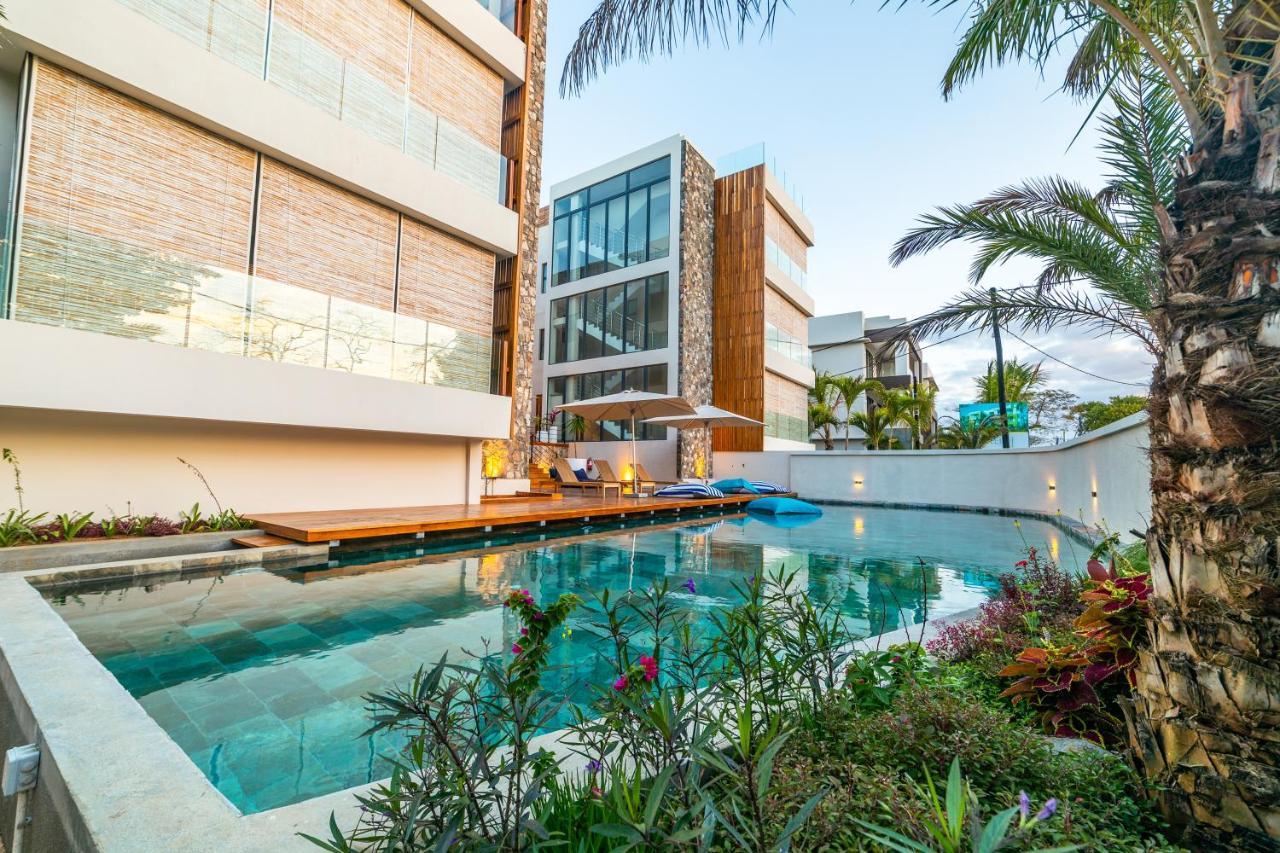 One Bay Residence Unit 15 - Penthouse With Private Roof Top, Jacuzzi And Sea View Grand Baie Bagian luar foto